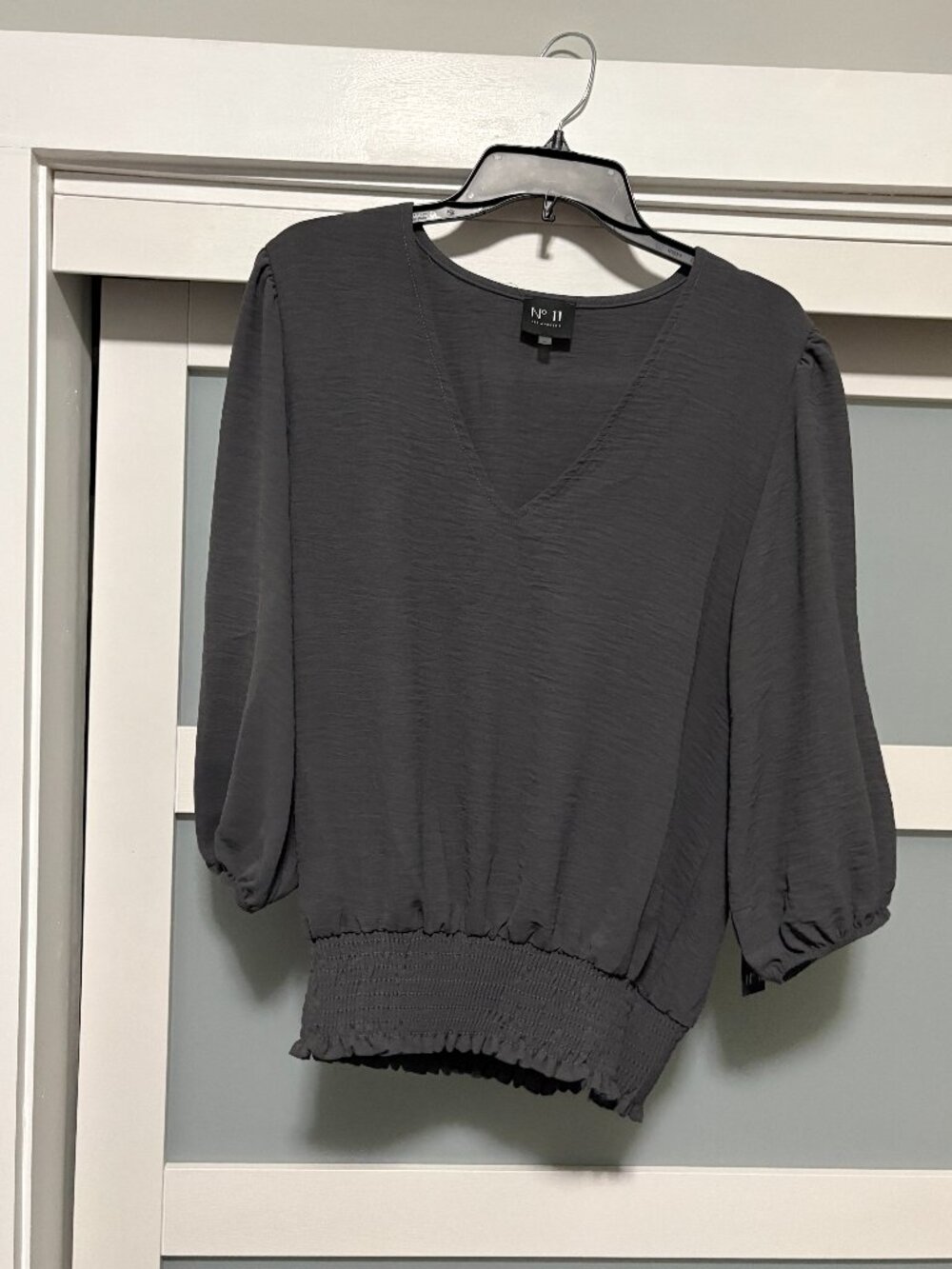 No 11 Los Angeles  Daily Look Charcaol 3/4 Blouse Elastic Bottom sz M Med NEW